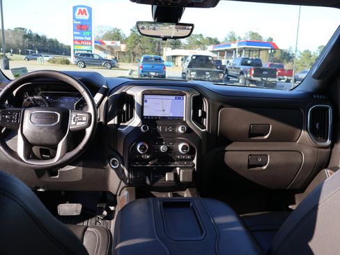 Used 2022 GMC Sierra 3500 Denali w/ Denali Ultimate Package image 11