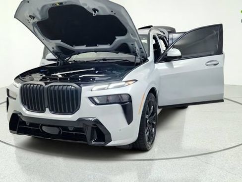 Used 2025 BMW X7 xDrive40i w/ Executive Package AWD/4WD image 18