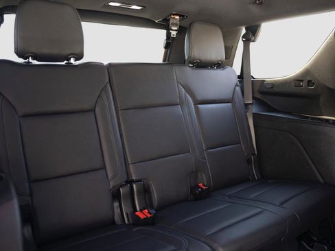 Used 2021 Chevrolet Tahoe Z71 w/ Z71 Off-Road Package image 16