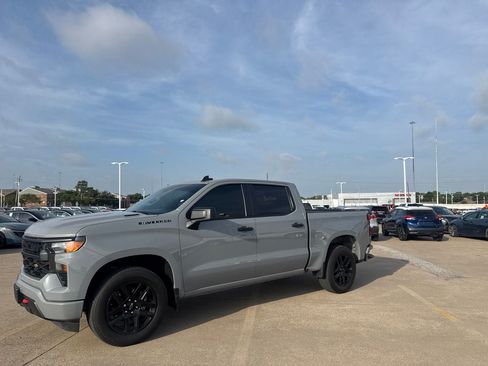 Used 2025 Chevrolet Silverado 1500 Custom w/ LPO, Dark Essentials Package RWD image 8