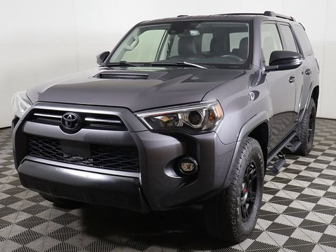 Used 2021 Toyota 4Runner Venture w/ Moonroof Package AWD/4WD image 8
