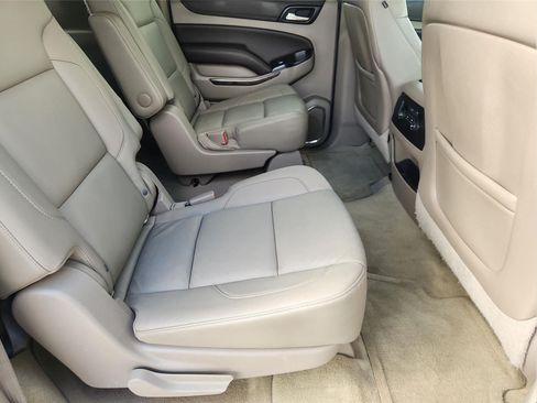 Used 2015 Chevrolet Suburban LT RWD image 25