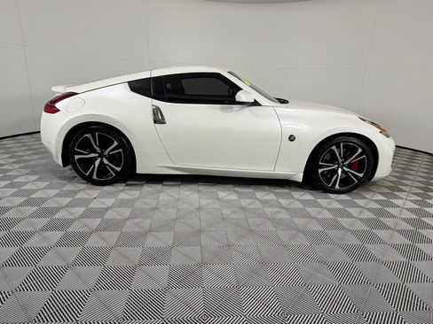 Used 2019 Nissan 370Z Touring Sport RWD image 5
