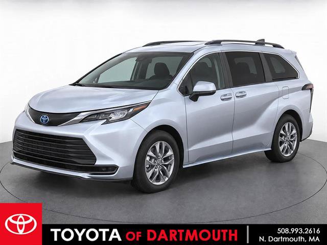 Used 2023 Toyota Sienna LE AWD/4WD image 1