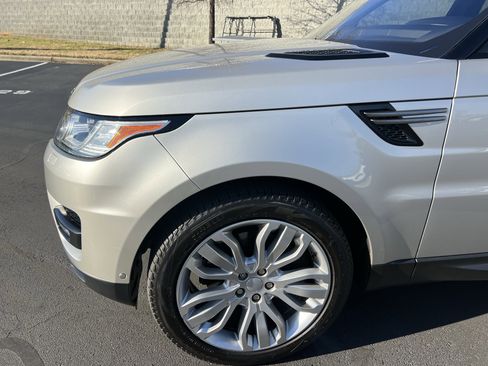 Used 2017 Land Rover Range Rover Sport SE image 13