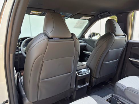 Used 2026 Lexus TX 500h AWD w/ Technology Package image 35