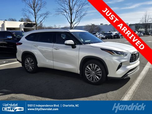 Used 2020 Toyota Highlander Platinum image 1