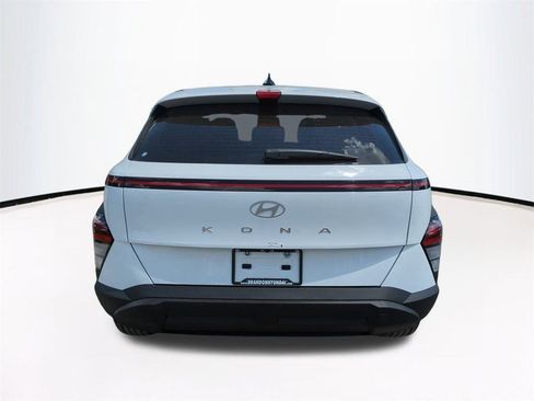 New 2026 Hyundai Kona SE image 6