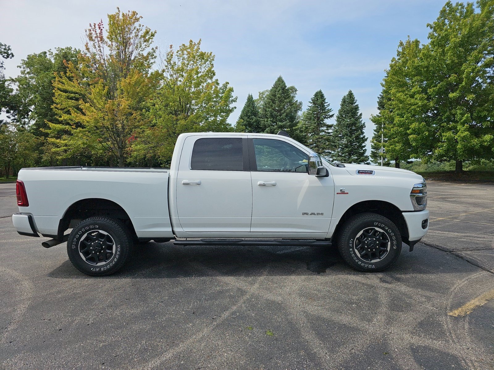 Used 2025 RAM 2500 Laramie AWD/4WD image 7