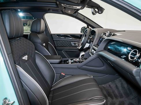 Certified 2024 Bentley Bentayga AWD/4WD image 2