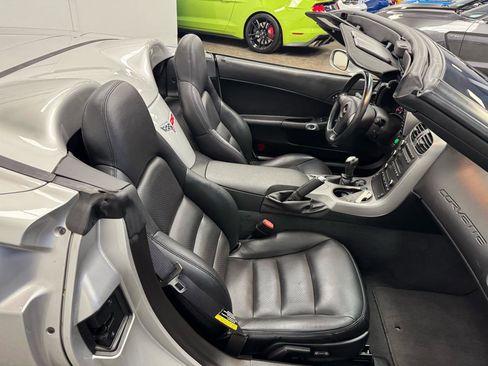 Used 2006 Chevrolet Corvette Convertible w/ Preferred Equipment Group image 15