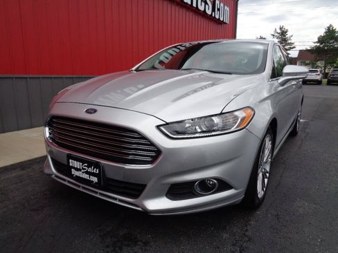 Used 2013 Ford Fusion SE FWD image 10
