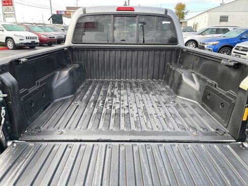 Used 2015 Toyota Tacoma 4x4 Double Cab w/ SR5 Package image 10