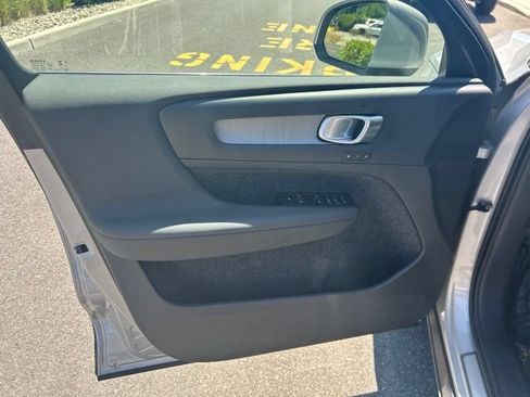 Used 2025 Volvo XC40 B5 Core AWD/4WD image 20