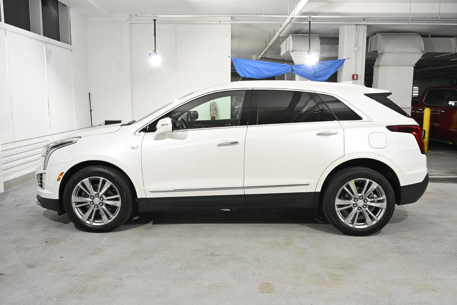 Used 2024 Cadillac XT5 Premium Luxury AWD/4WD image 3