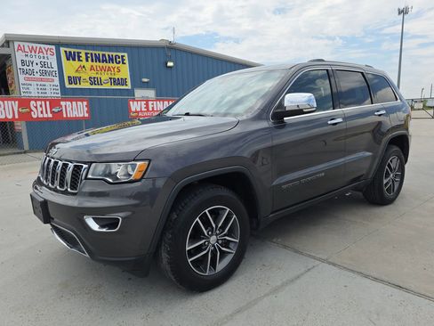 Used 2018 Jeep Grand Cherokee Limited image 2