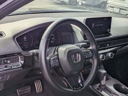 Used 2025 Honda Civic Sport image 4