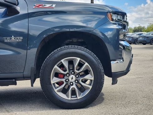Used 2019 Chevrolet Silverado 1500 LT w/ Texas Edition AWD/4WD image 9