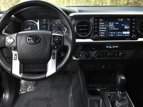 Used 2023 Toyota Tacoma SR5 AWD/4WD image 12