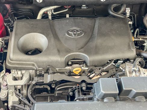 Used 2025 Toyota RAV4 XLE AWD/4WD image 27