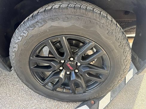 Certified 2024 GMC Sierra 1500 Elevation w/ Elevation Premium Package AWD/4WD image 8