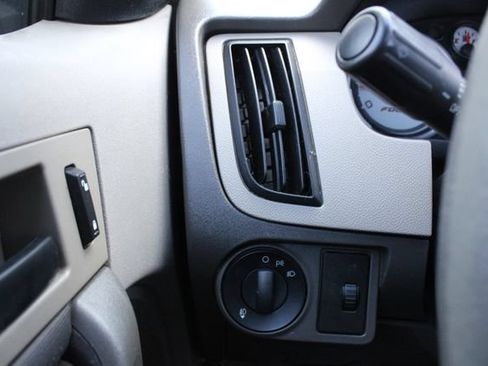 Used 2011 Ford Focus SE w/ Sedan SE Appearance Pkg FWD image 7
