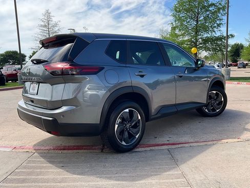 Used 2025 Nissan Rogue SV image 6