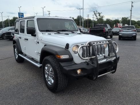 Used 2018 Jeep Wrangler Unlimited Sport S AWD/4WD image 11