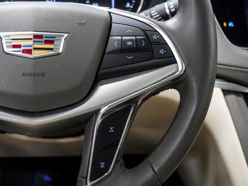 Used 2020 Cadillac XT5 Premium Luxury image 18