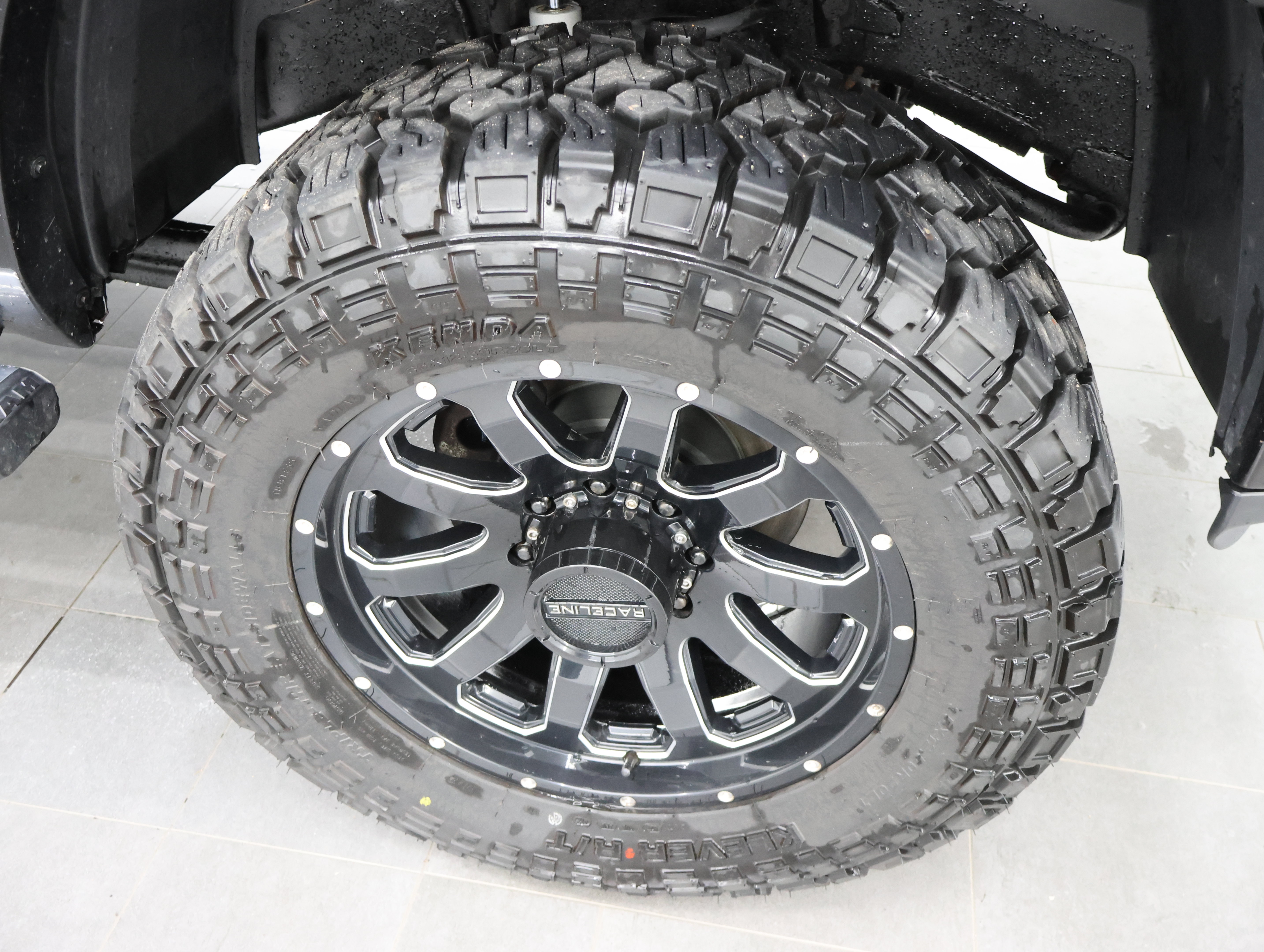 Used 2018 RAM 2500 Big Horn w/ Sport Appearance Group AWD/4WD image 3