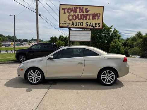 Used 2009 Volkswagen Eos Lux FWD image 4