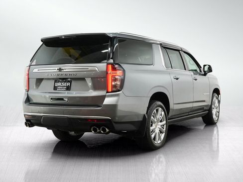 Used 2023 Chevrolet Suburban High Country AWD/4WD image 5