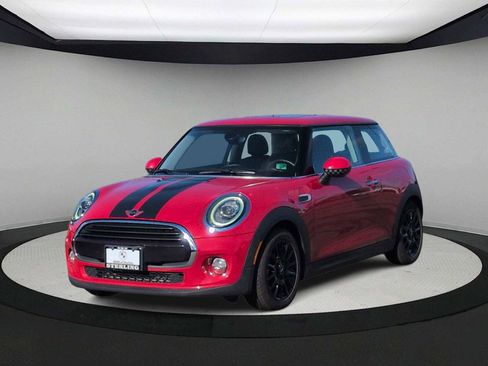 Used 2019 MINI Cooper 2-Door Hardtop image 4