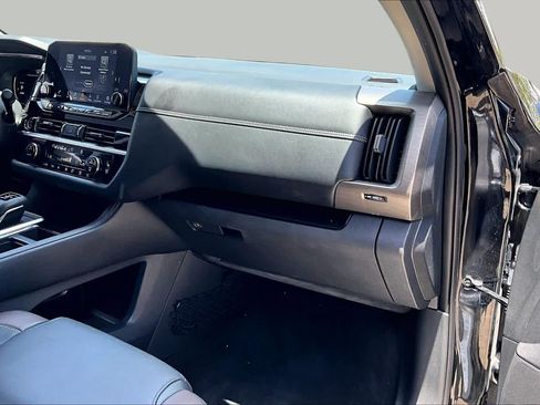 Certified 2023 Nissan Pathfinder Platinum FWD image 19