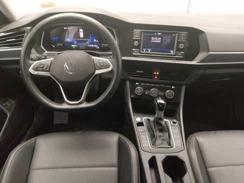 Used 2024 Volkswagen Jetta SE image 22