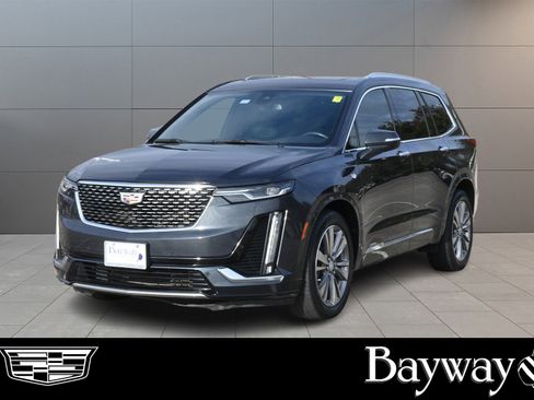 Used 2022 Cadillac XT6 Premium Luxury image 1
