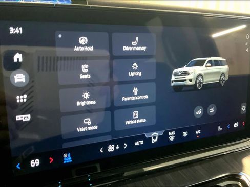 Used 2026 Ford Expedition Platinum w/ Platinum Ultimate Package AWD/4WD image 34