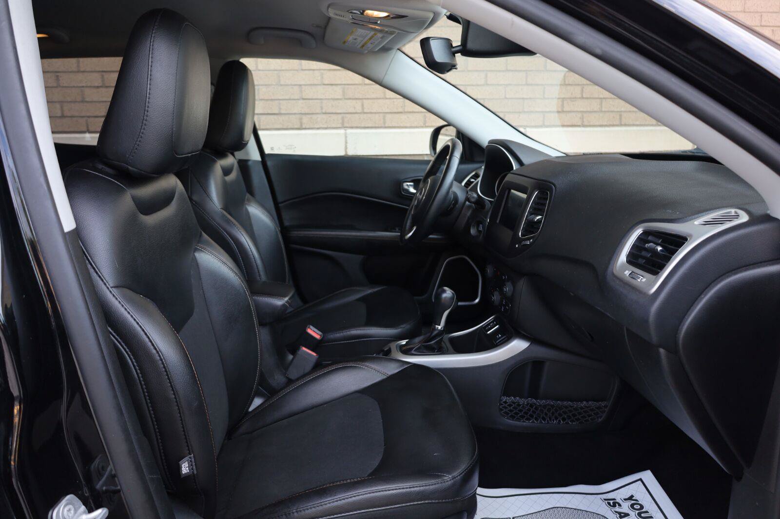Used 2019 Jeep Compass Latitude FWD image 26