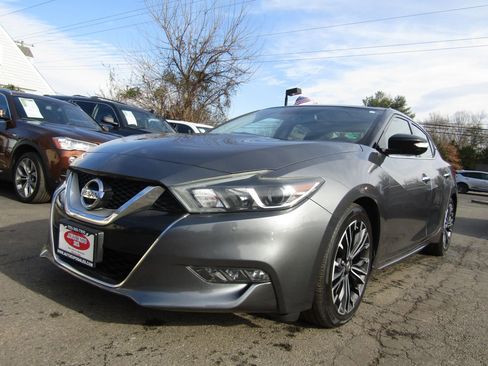 Used 2017 Nissan Maxima Platinum image 3