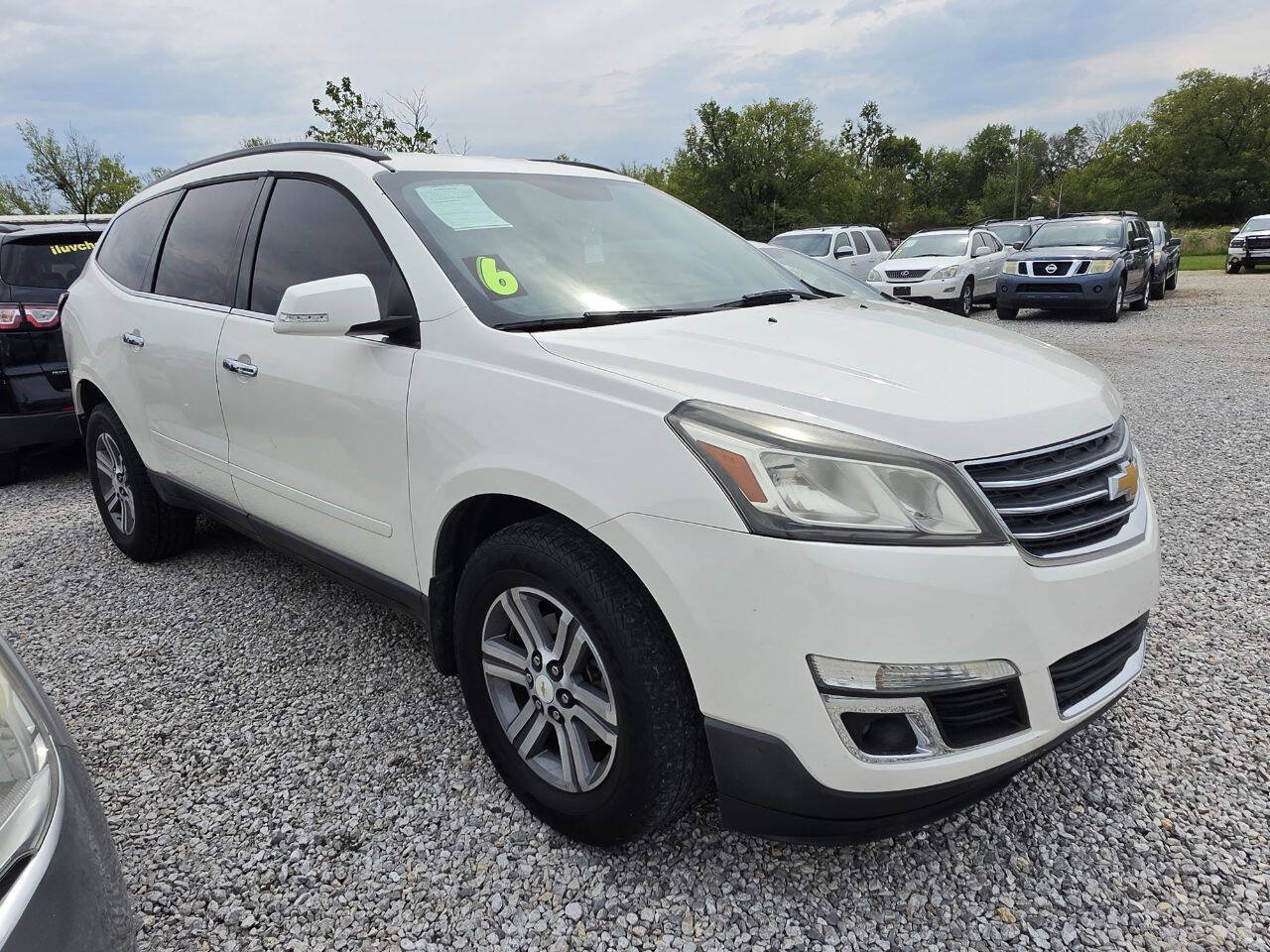 Used 2015 Chevrolet Traverse LT FWD image 2