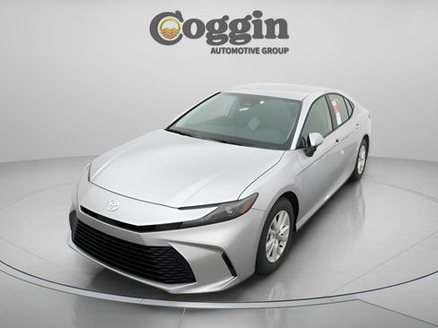 Used 2026 Toyota Camry LE w/ Convenience Package FWD image 31
