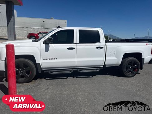 Used 2017 Chevrolet Silverado 1500 LTZ Z71 w/ Redline Edition AWD/4WD image 7
