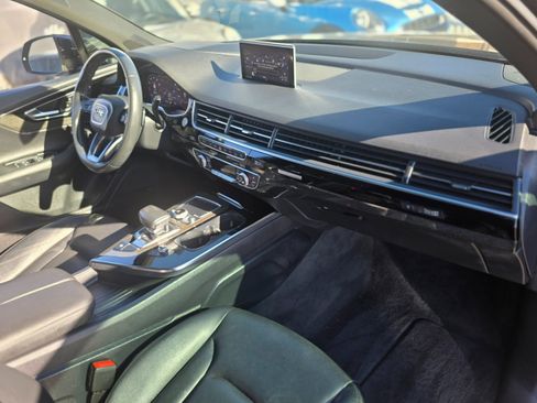 Used 2019 Audi Q7 3.0T Prestige w/ Prestige Package image 2