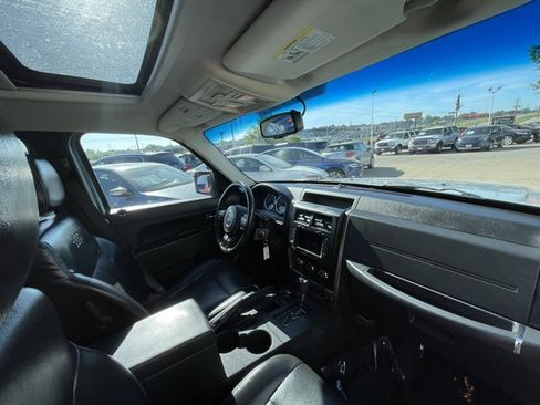 Used 2012 Jeep Liberty Sport AWD/4WD image 14