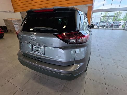Used 2024 Nissan Rogue S AWD/4WD image 8