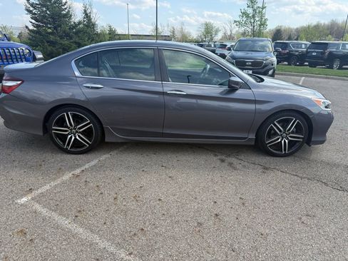 Used 2016 Honda Accord Sport image 4