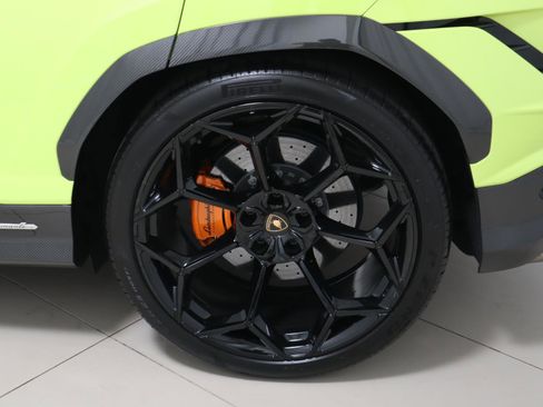 Used 2023 Lamborghini Urus Performante image 9