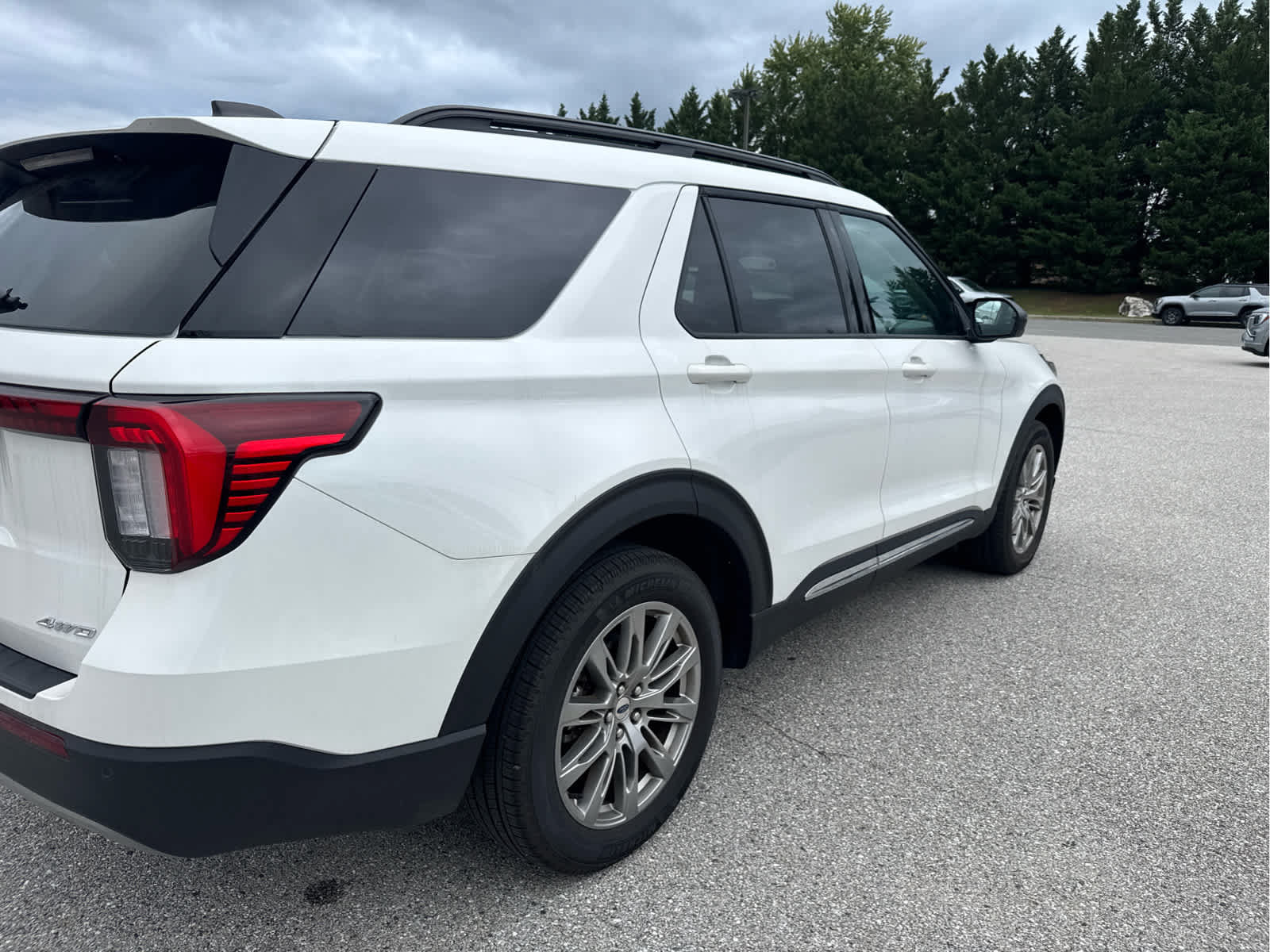 Used 2025 Ford Explorer Active w/ Active Comfort Package AWD/4WD image 5
