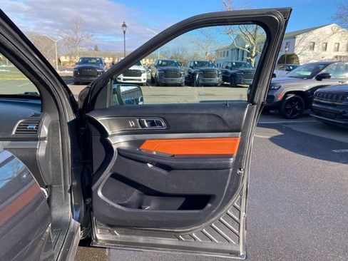 Used 2019 Ford Explorer XLT w/ Equipment Group 202A image 32