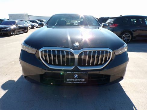 Certified 2025 BMW 530i xDrive w/ Premium Package image 3